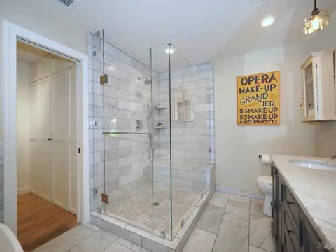 Bath - 22549 River Rd, Geyserville, CA 95441 photo 2 of 5