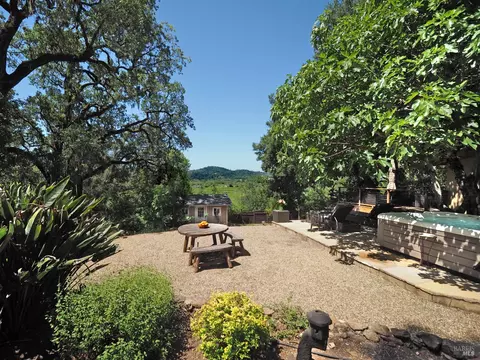 Exterior - 22549 River Rd, Geyserville, CA 95441 photo 17 of 30