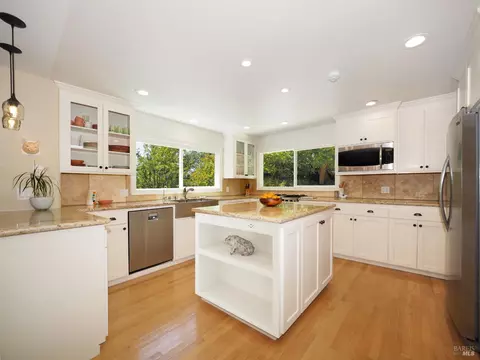 Kitchen - 22549 River Rd, Geyserville, CA 95441 photo 2 of 4