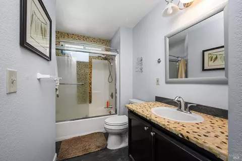 Bath - 31 Front St #A, Healdsburg, CA 95448 photo 1 of 1