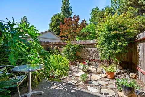 Exterior - 31 Front St #A, Healdsburg, CA 95448 photo 4 of 4