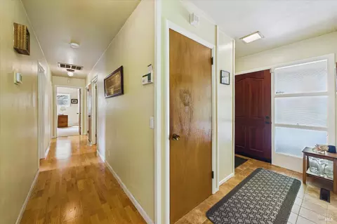 Entry Way - 4281 Mitchell Rd, Eureka, CA 95503 photo 3 of 3