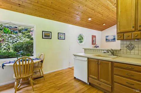 Kitchen - 4281 Mitchell Rd, Eureka, CA 95503 photo 1 of 5