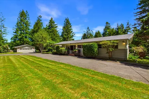 4281 Mitchell Rd, Eureka, CA 95503