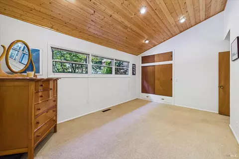 Bedroom - 4281 Mitchell Rd, Eureka, CA 95503 photo 7 of 7