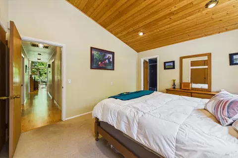 Bedroom - 4281 Mitchell Rd, Eureka, CA 95503 photo 3 of 7