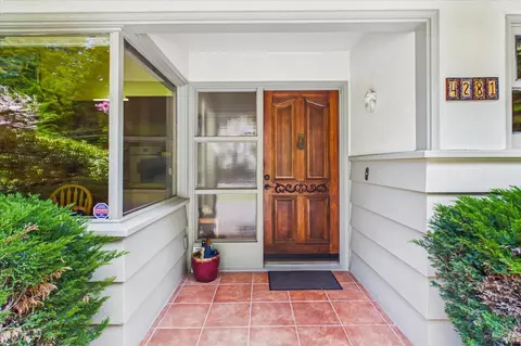 Entry Way - 4281 Mitchell Rd, Eureka, CA 95503 photo 1 of 3