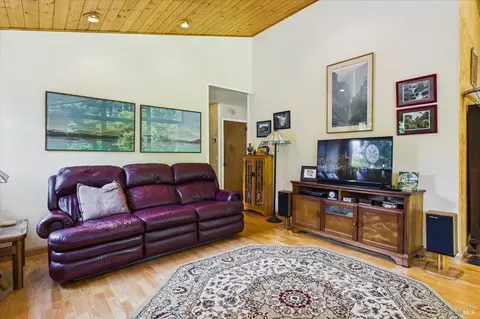 Living - 4281 Mitchell Rd, Eureka, CA 95503 photo 5 of 5