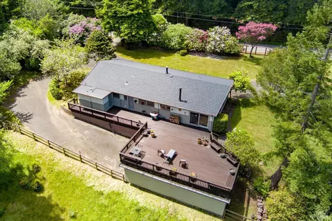 Exterior - 4281 Mitchell Rd, Eureka, CA 95503 photo 4 of 31