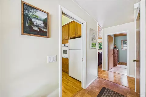 Entry Way - 4281 Mitchell Rd, Eureka, CA 95503 photo 2 of 3