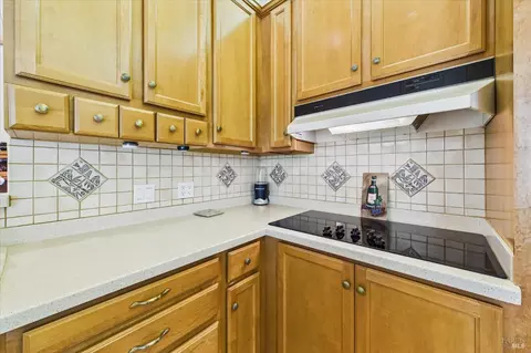 Kitchen - 4281 Mitchell Rd, Eureka, CA 95503 photo 5 of 5