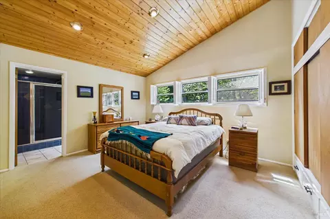 Bedroom - 4281 Mitchell Rd, Eureka, CA 95503 photo 2 of 7