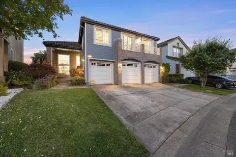 1826 Adobe Creek Dr, Petaluma, CA 94954