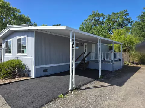 5761 Edmund Ave, Santa Rosa, CA 95403