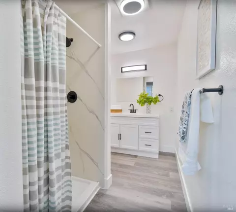 Bath - 1307 Mckinley St, Fairfield, CA 94533 photo 3 of 4