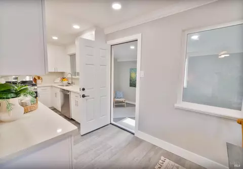 Entry Way - 1307 Mckinley St, Fairfield, CA 94533 photo 6 of 8
