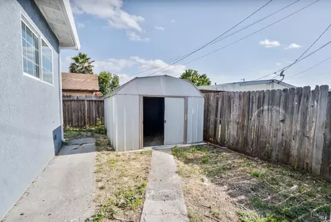 Exterior - 1307 Mckinley St, Fairfield, CA 94533 photo 4 of 11