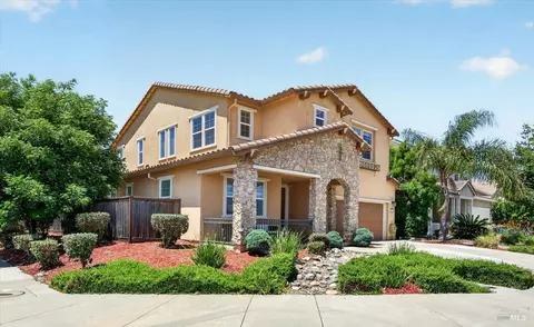 578 Burgundy St, Vacaville, CA 95687