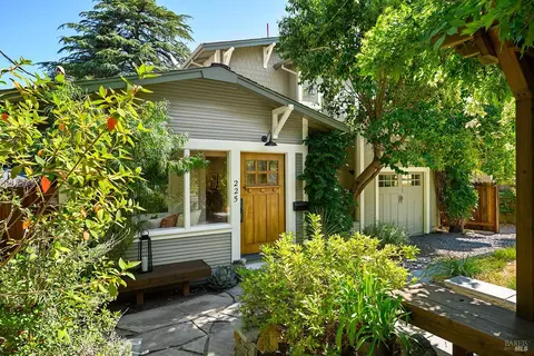 225 Dutton Ave, Sebastopol, CA 95472