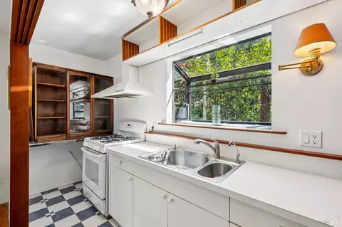 Kitchen - 44 Lovell Ave, Mill Valley, CA 94941 photo 1 of 2