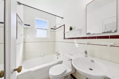 Bath - 44 Lovell Ave, Mill Valley, CA 94941 photo 1 of 1