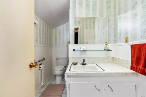 Bath - 504 W Railroad Ave, Cotati, CA 94931 photo 1 of 1