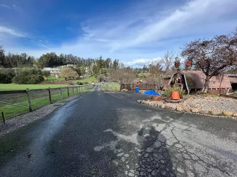 Exterior - 504 W Railroad Ave, Cotati, CA 94931 photo 8 of 9