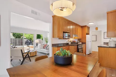 Dining - 26 Granada Dr, Corte Madera, CA 94925 photo 2 of 4