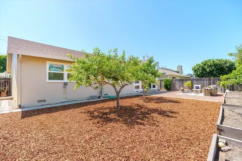Exterior - 26 Granada Dr, Corte Madera, CA 94925 photo 7 of 11