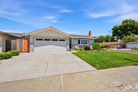 802 Pueblo Ave, Napa, CA 94558