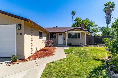 Exterior - 2442 Cardinal Ct, Concord, CA 94520 photo 1 of 11