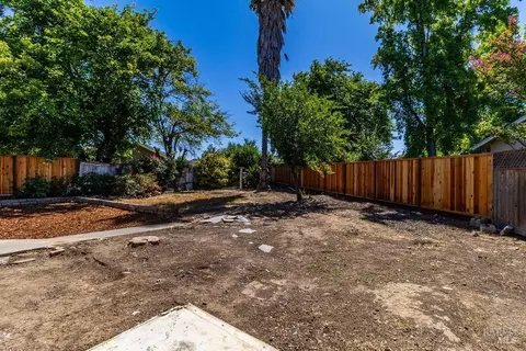 Exterior - 2442 Cardinal Ct, Concord, CA 94520 photo 9 of 11