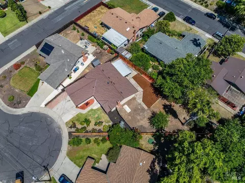 View/Area - 2442 Cardinal Ct, Concord, CA 94520 photo 4 of 9