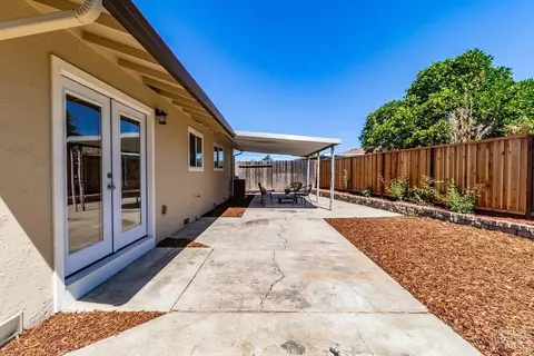Exterior - 2442 Cardinal Ct, Concord, CA 94520 photo 2 of 11