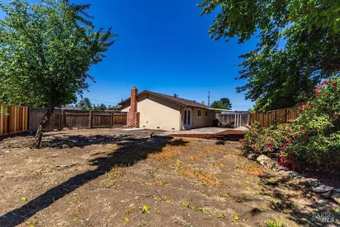 Exterior - 2442 Cardinal Ct, Concord, CA 94520 photo 8 of 11