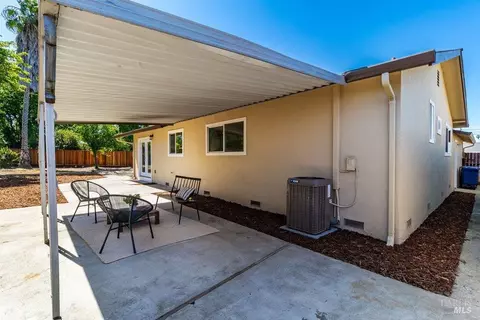 Exterior - 2442 Cardinal Ct, Concord, CA 94520 photo 6 of 11