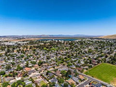 View/Area - 2442 Cardinal Ct, Concord, CA 94520 photo 8 of 9