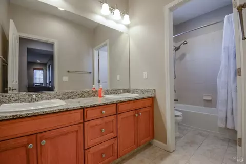 Bath - 1026 Flagship Dr, Vallejo, CA 94592 photo 4 of 4