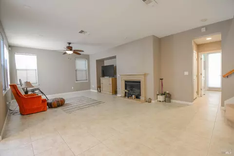 Living - 1026 Flagship Dr, Vallejo, CA 94592 photo 6 of 11