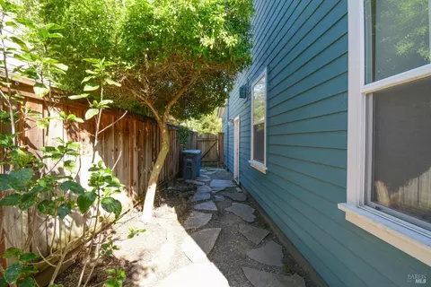 Exterior - 1026 Flagship Dr, Vallejo, CA 94592 photo 8 of 14