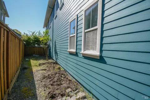 Exterior - 1026 Flagship Dr, Vallejo, CA 94592 photo 13 of 14