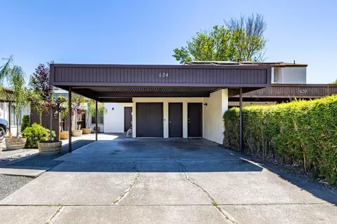 624 Simpson St, Santa Rosa, CA 95401