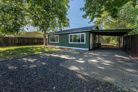 160 Thomas St, Ukiah, CA 95482