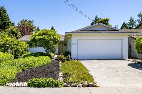 1712 Weaverly Dr, Petaluma, CA 94954