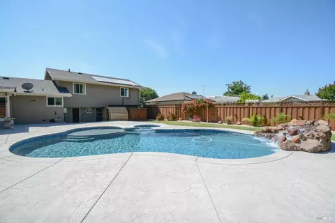 255 Diane Pl, Dixon, CA 95620