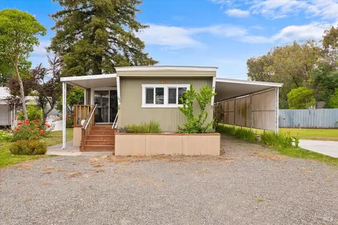 63 Arthur Dr, Santa Rosa, CA 95403
