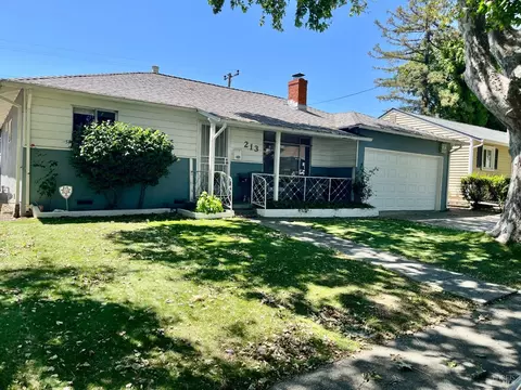 213 Parkwood Dr, Vallejo, CA 94591