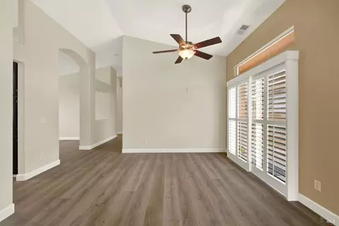 Living - 266 Bartlett Ln, Vacaville, CA 95687 photo 8 of 12