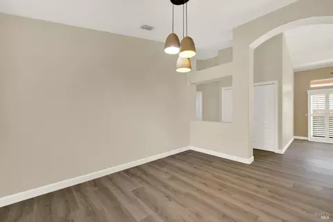 Living - 266 Bartlett Ln, Vacaville, CA 95687 photo 12 of 12