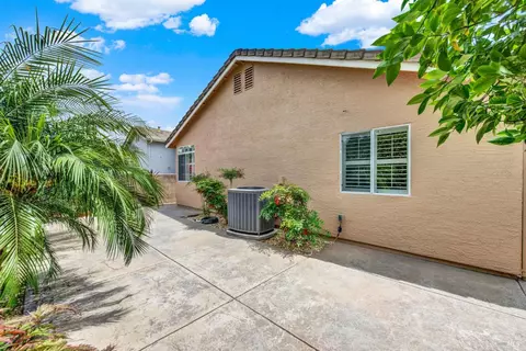 Exterior - 266 Bartlett Ln, Vacaville, CA 95687 photo 10 of 19